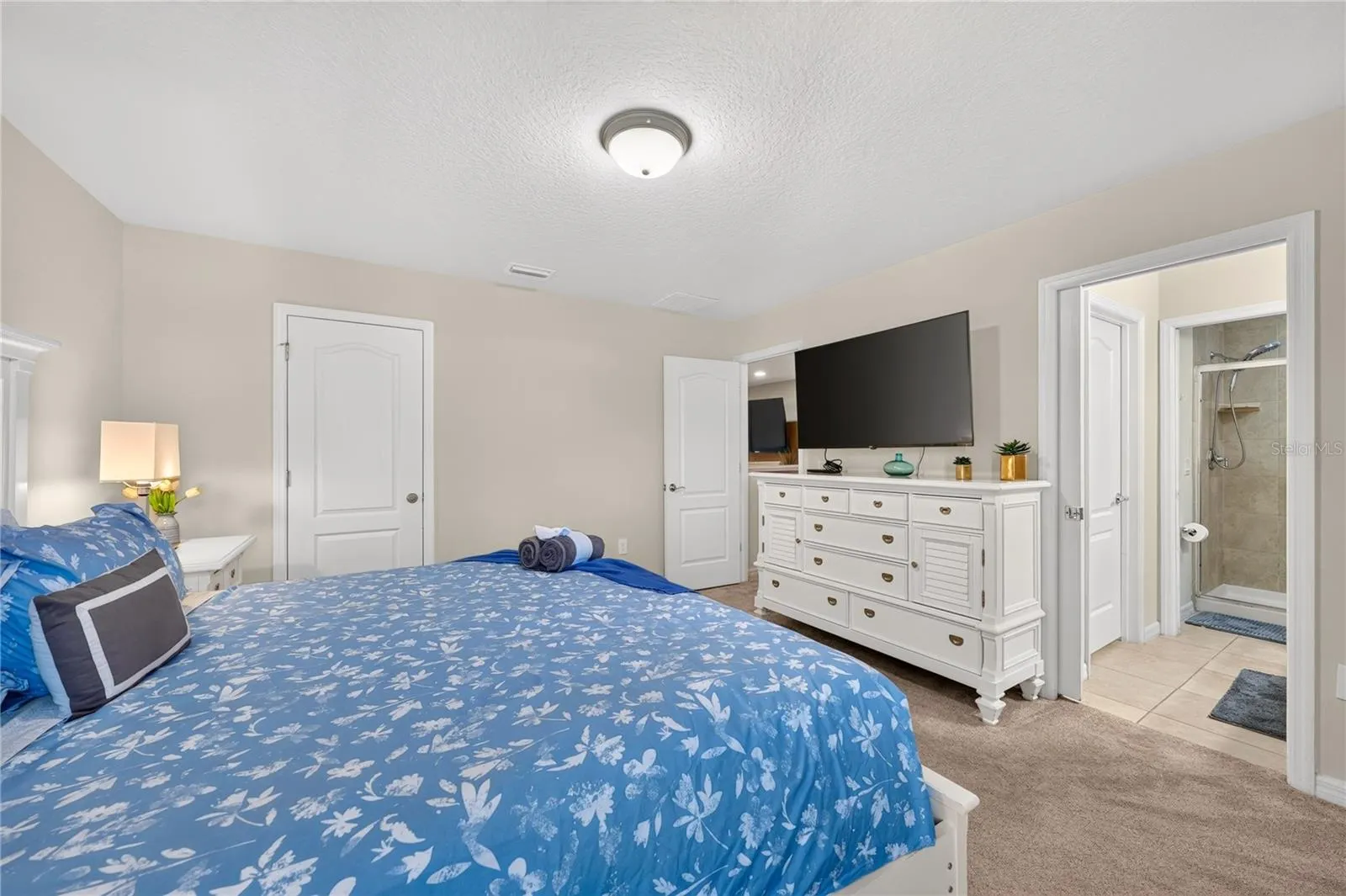 8882 GENEVE CT