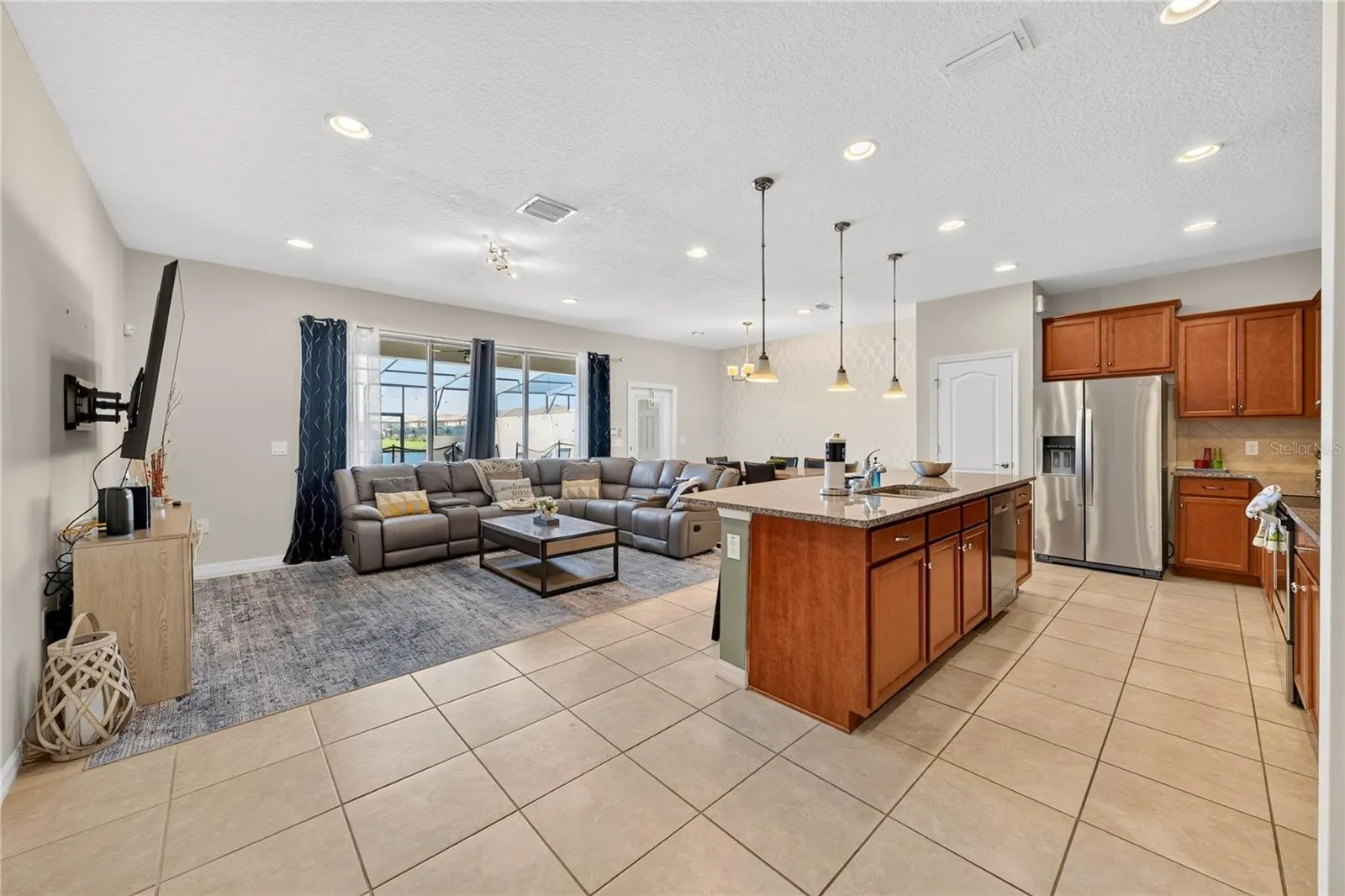 8882 GENEVE CT