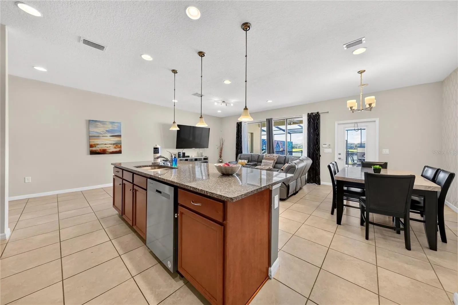 8882 GENEVE CT