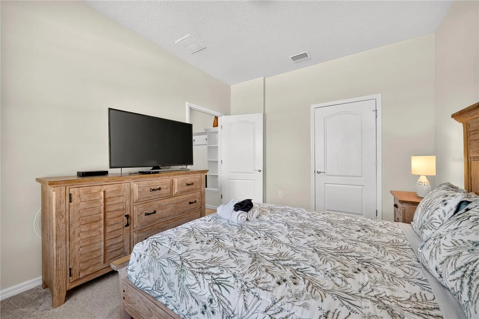8882 GENEVE CT