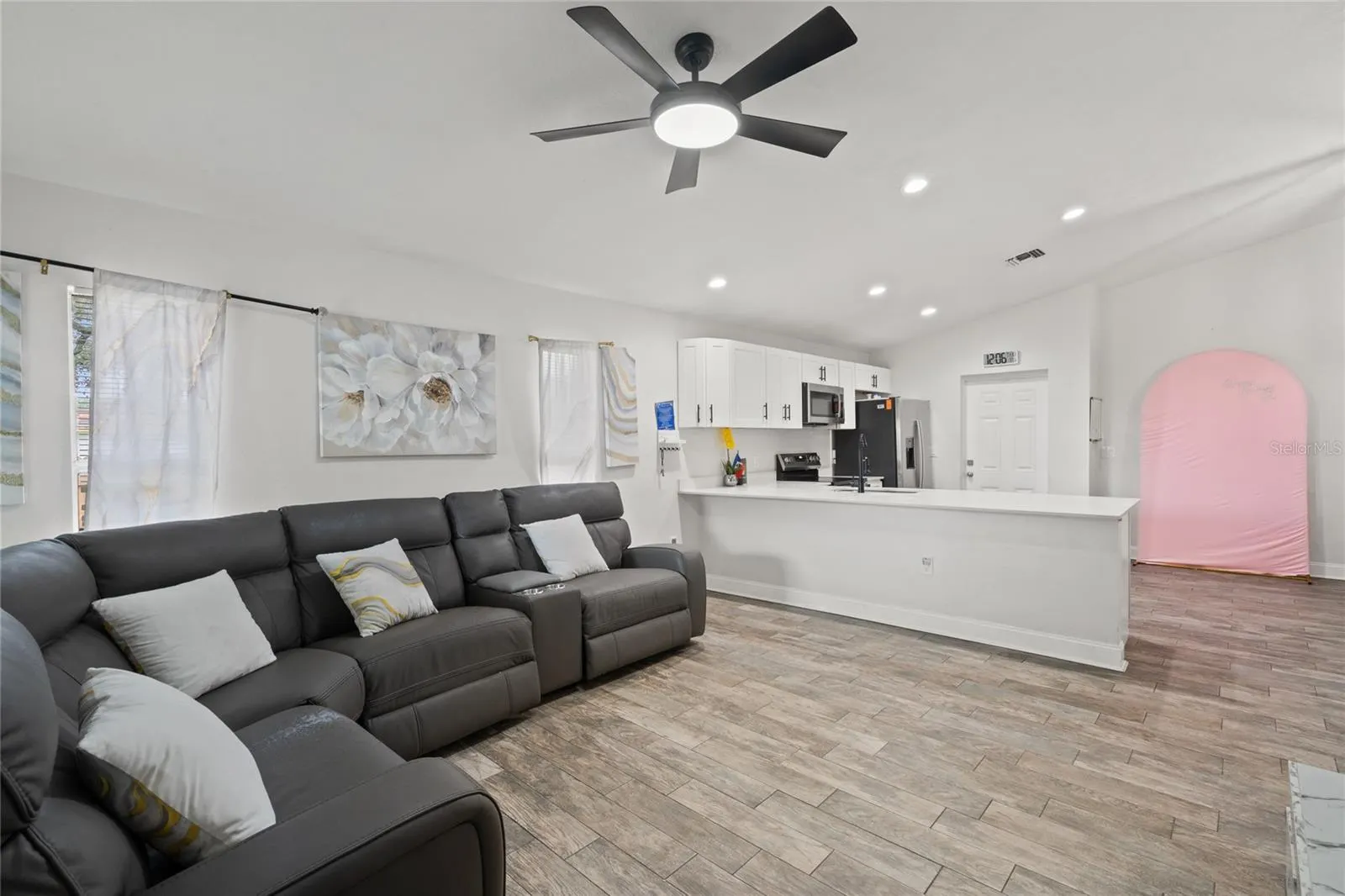4453 CONLEY ST