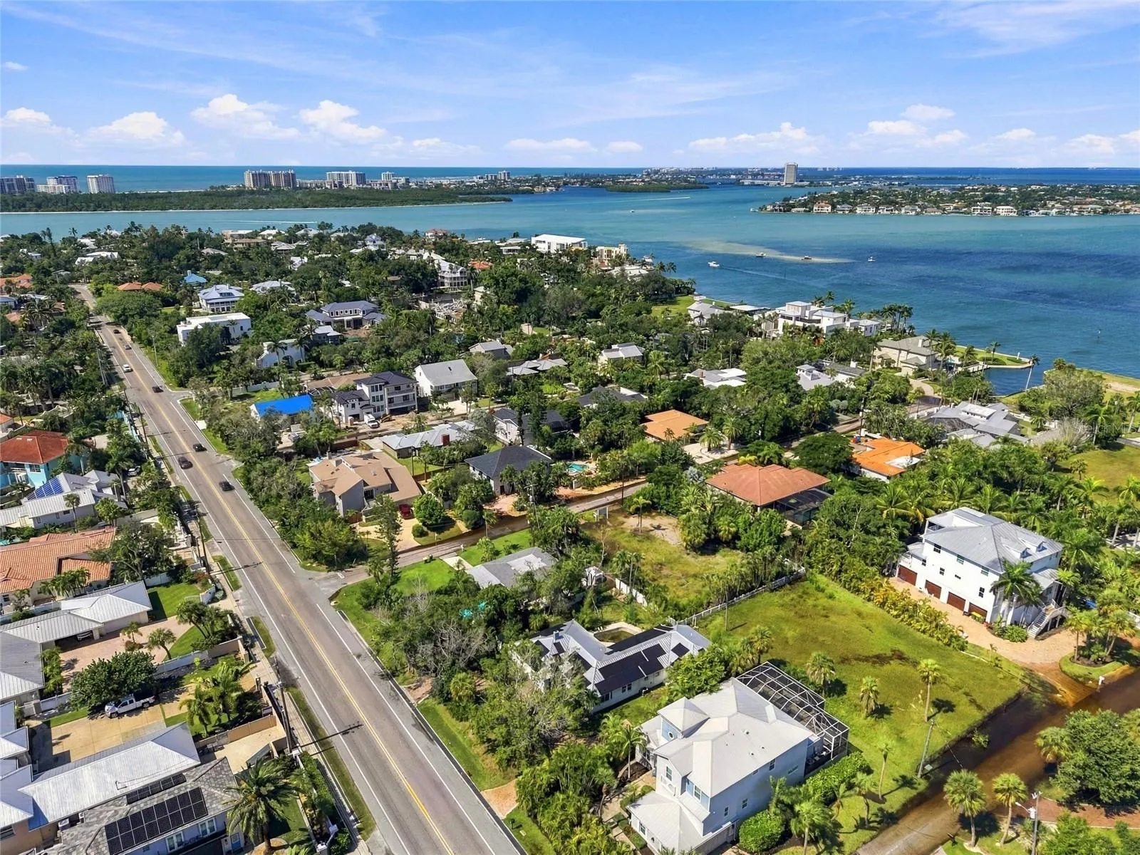 617 SIESTA DR