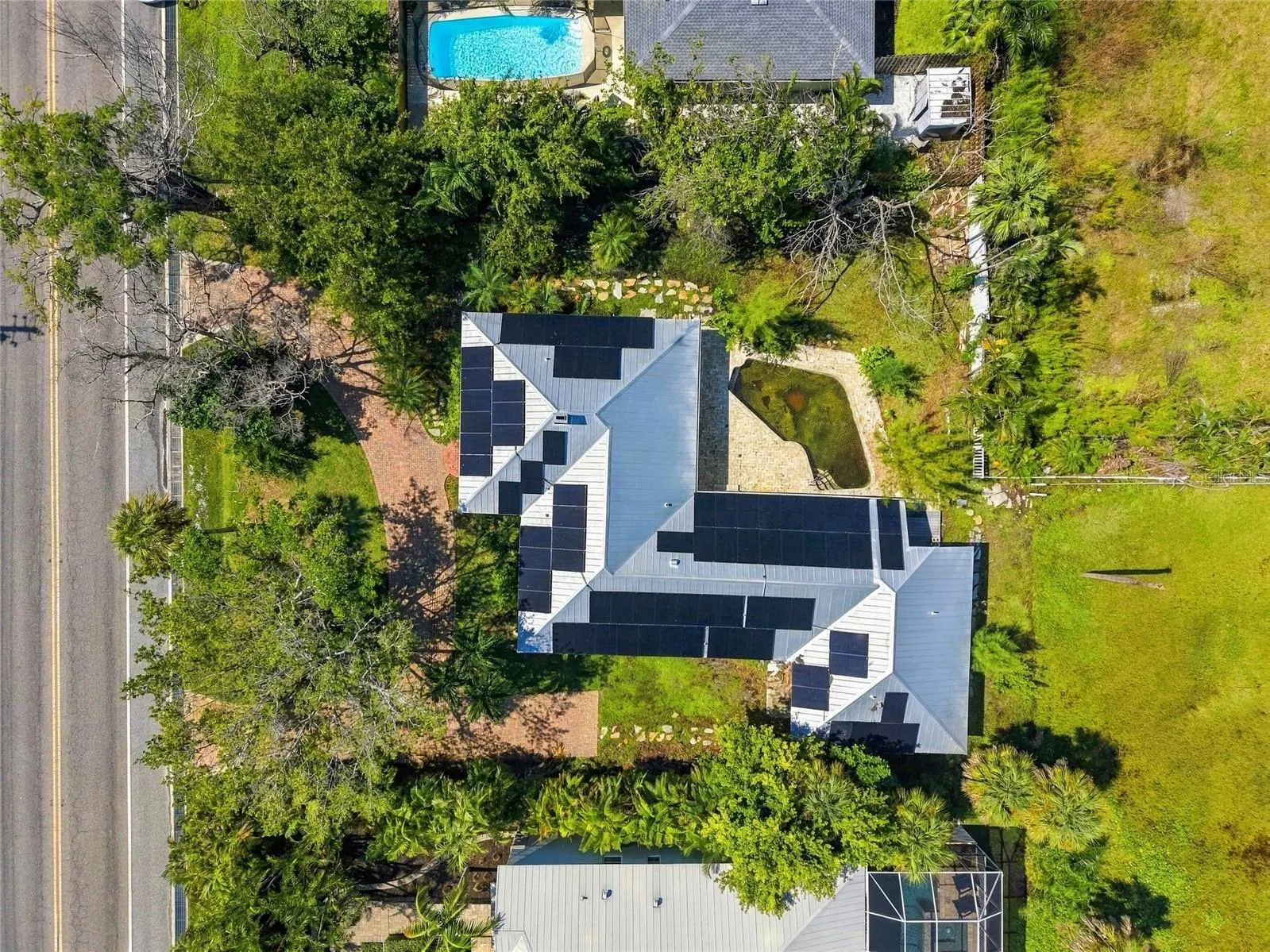 617 SIESTA DR