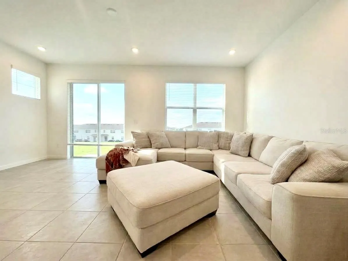 1123 BOARDWALK PL
