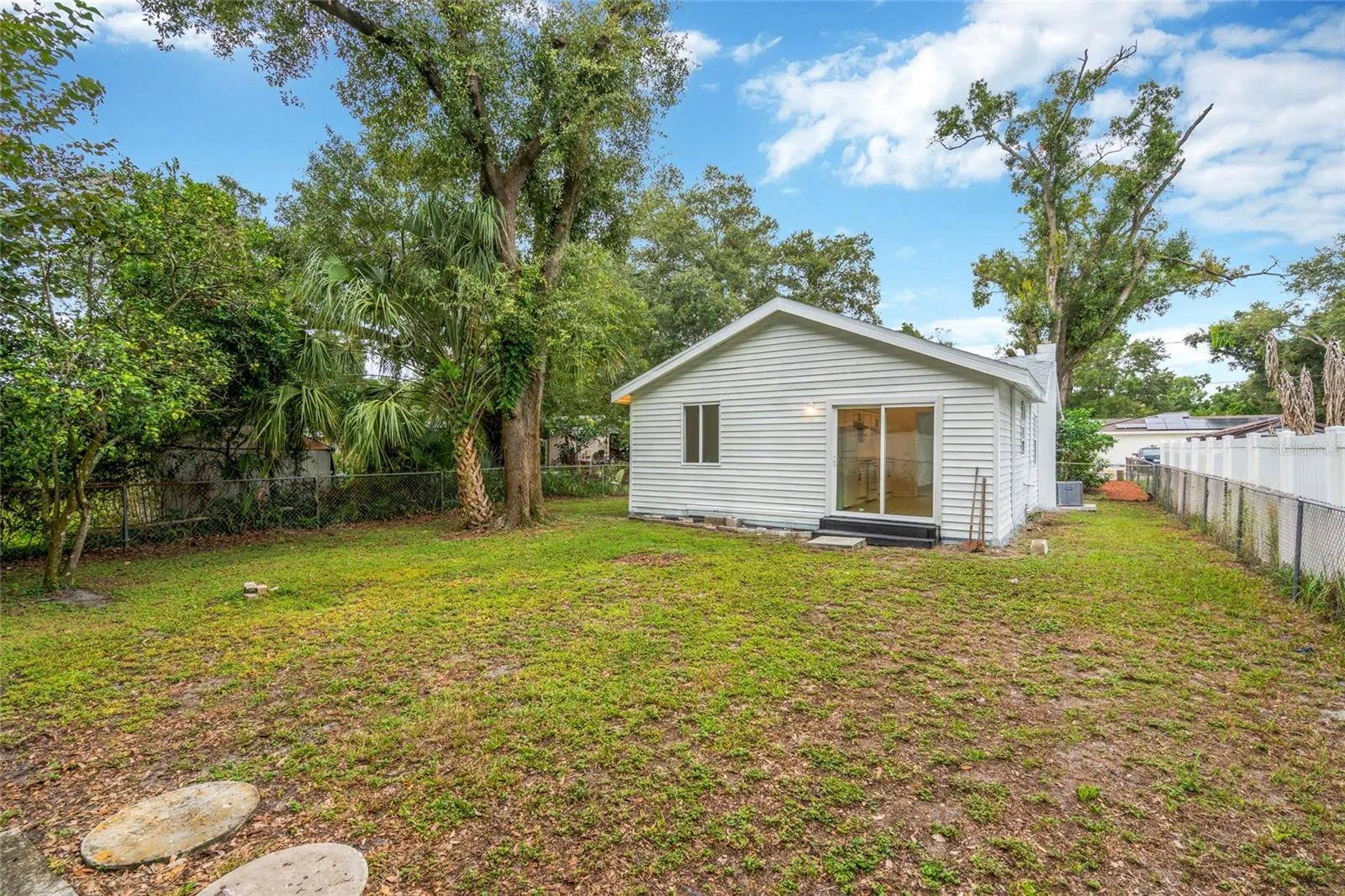 8021 N EDISON AVE