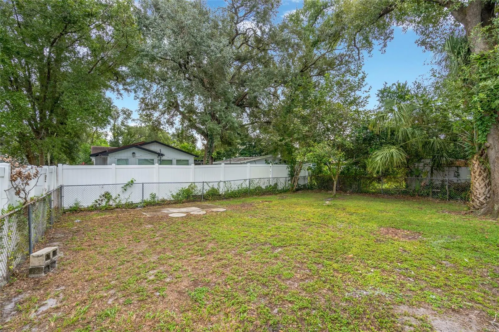 8021 N EDISON AVE