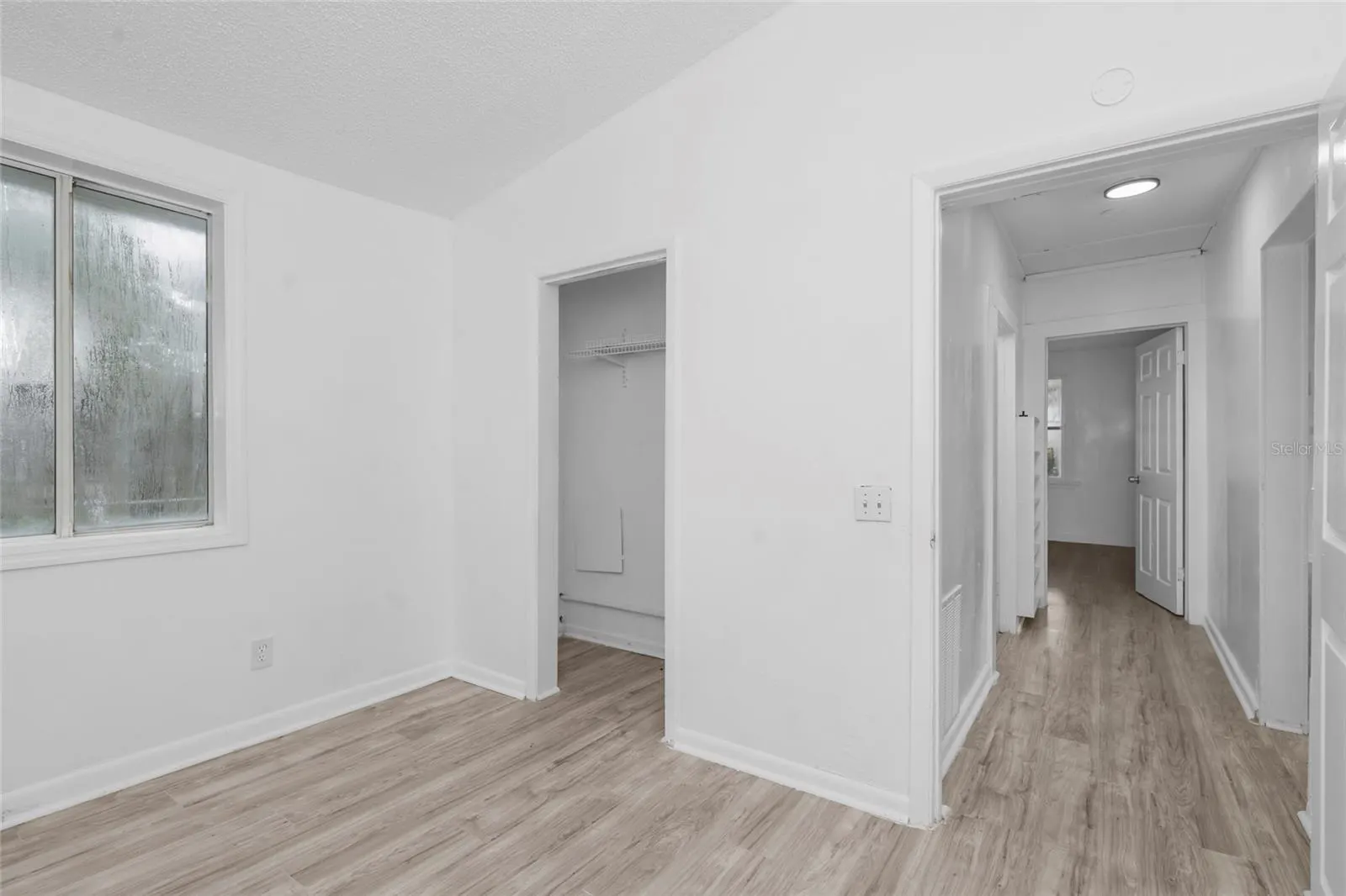 8021 N EDISON AVE
