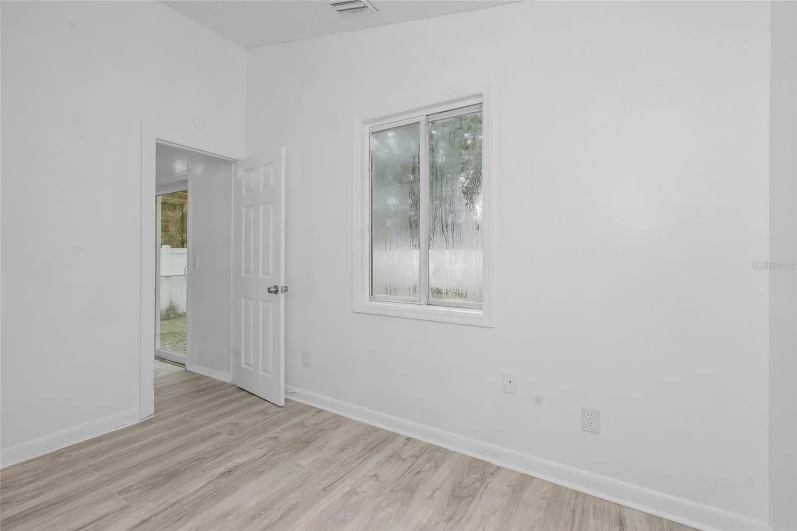 8021 N EDISON AVE