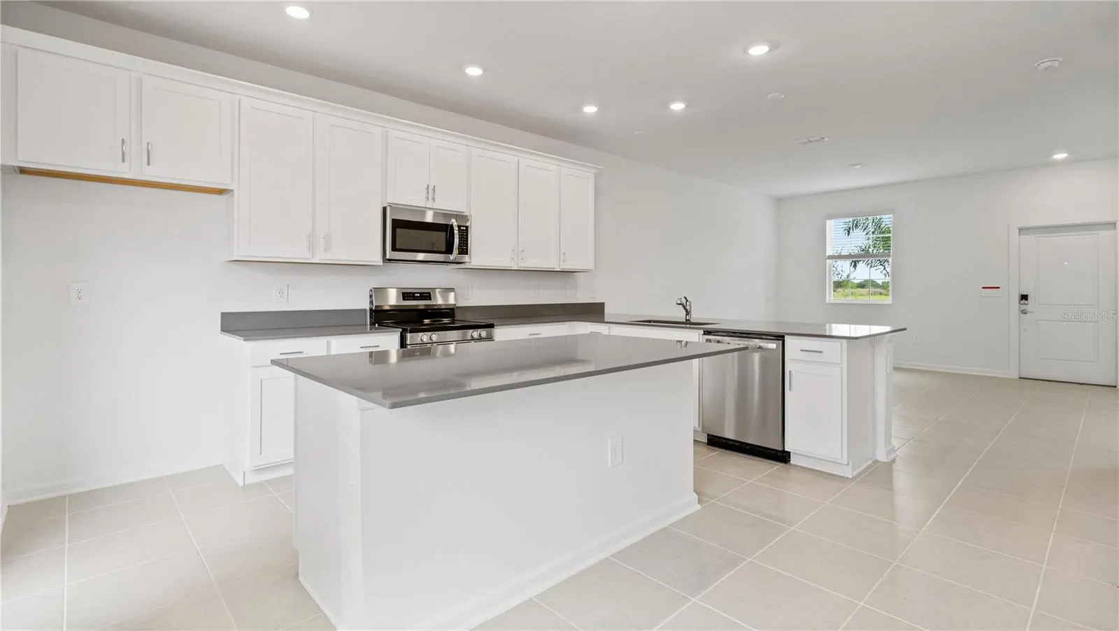 5549 RONIN DR