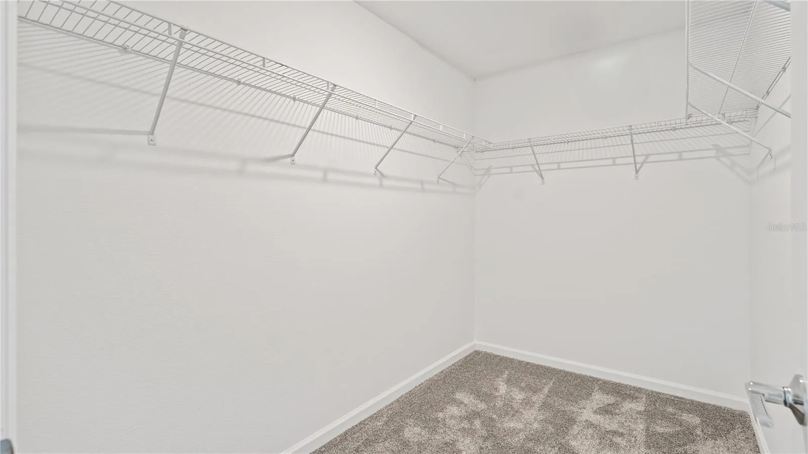 5549 RONIN DR