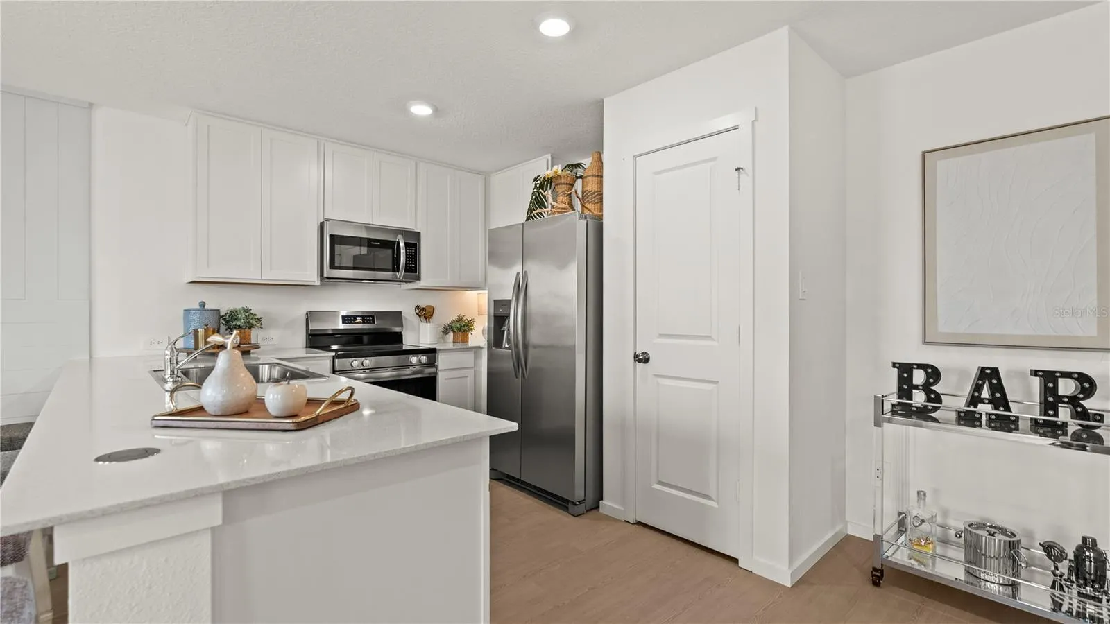 2223 JENNIO DR