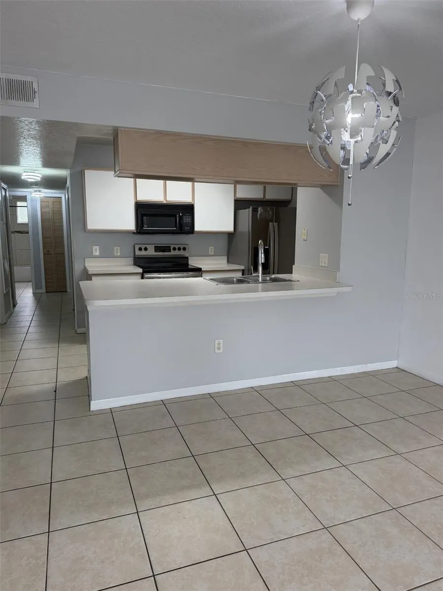 3131 BRITANNIA BLVD #B #B