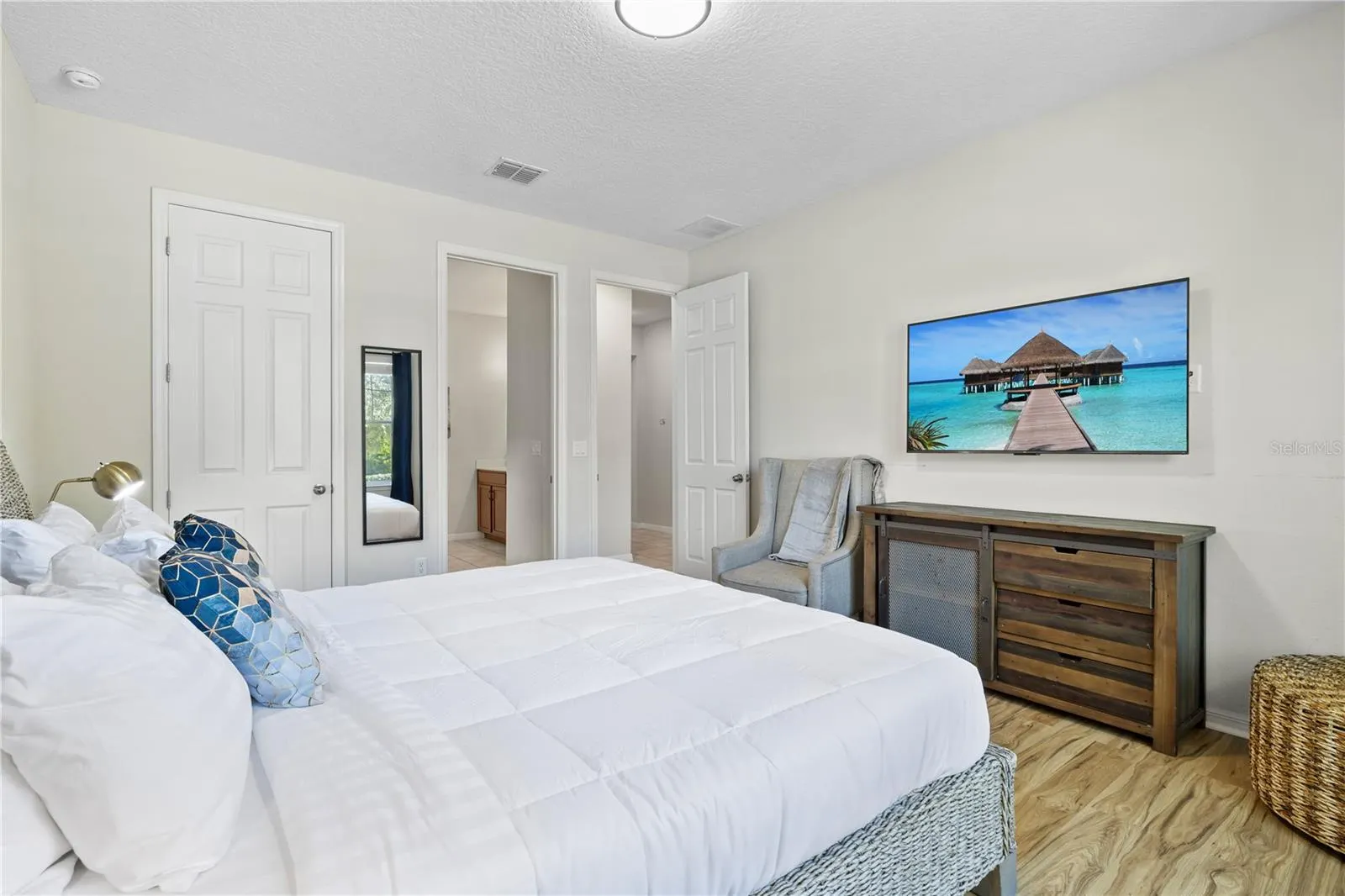 1835 CARIBBEAN VIEW TER