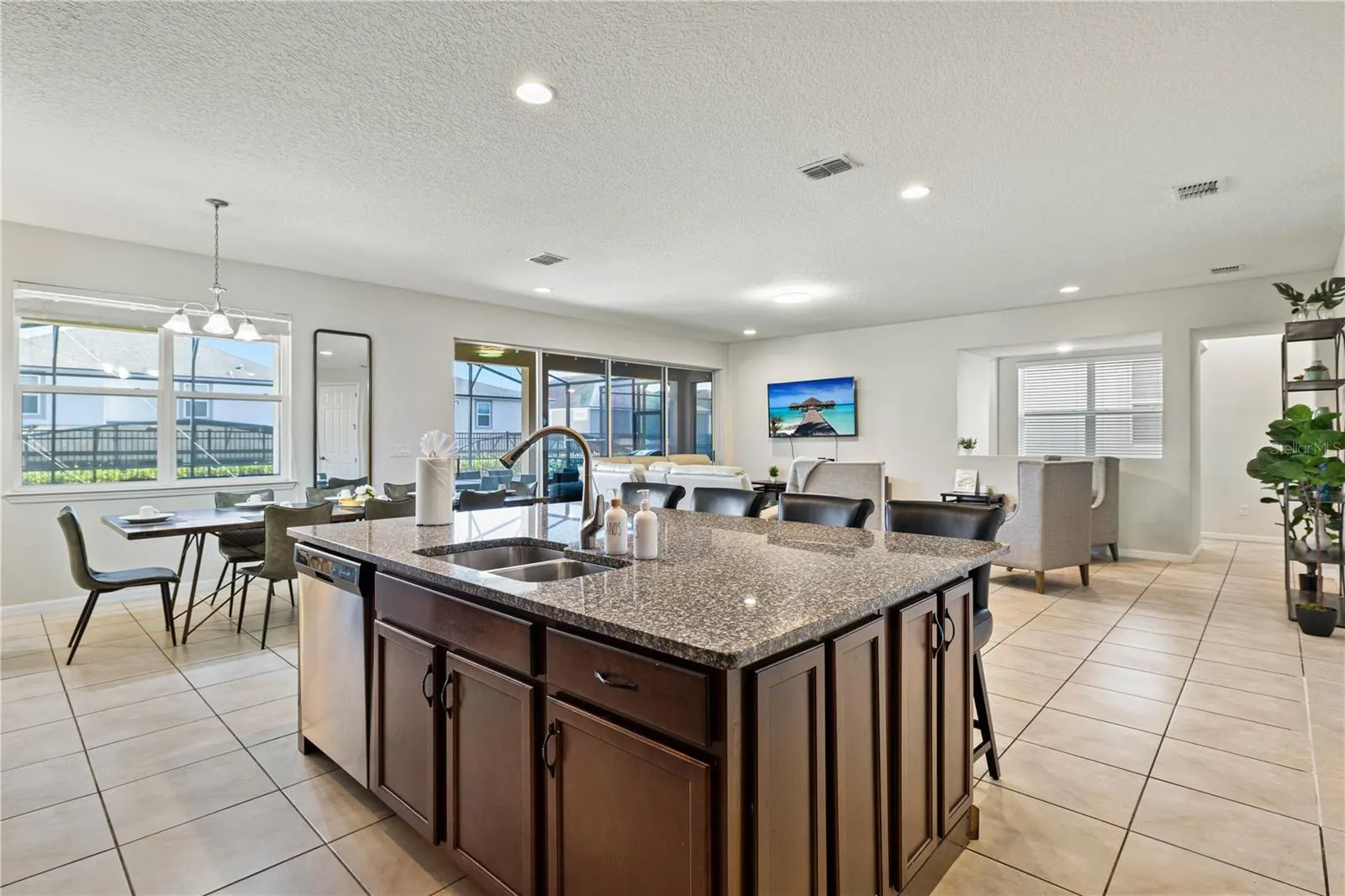 1835 CARIBBEAN VIEW TER