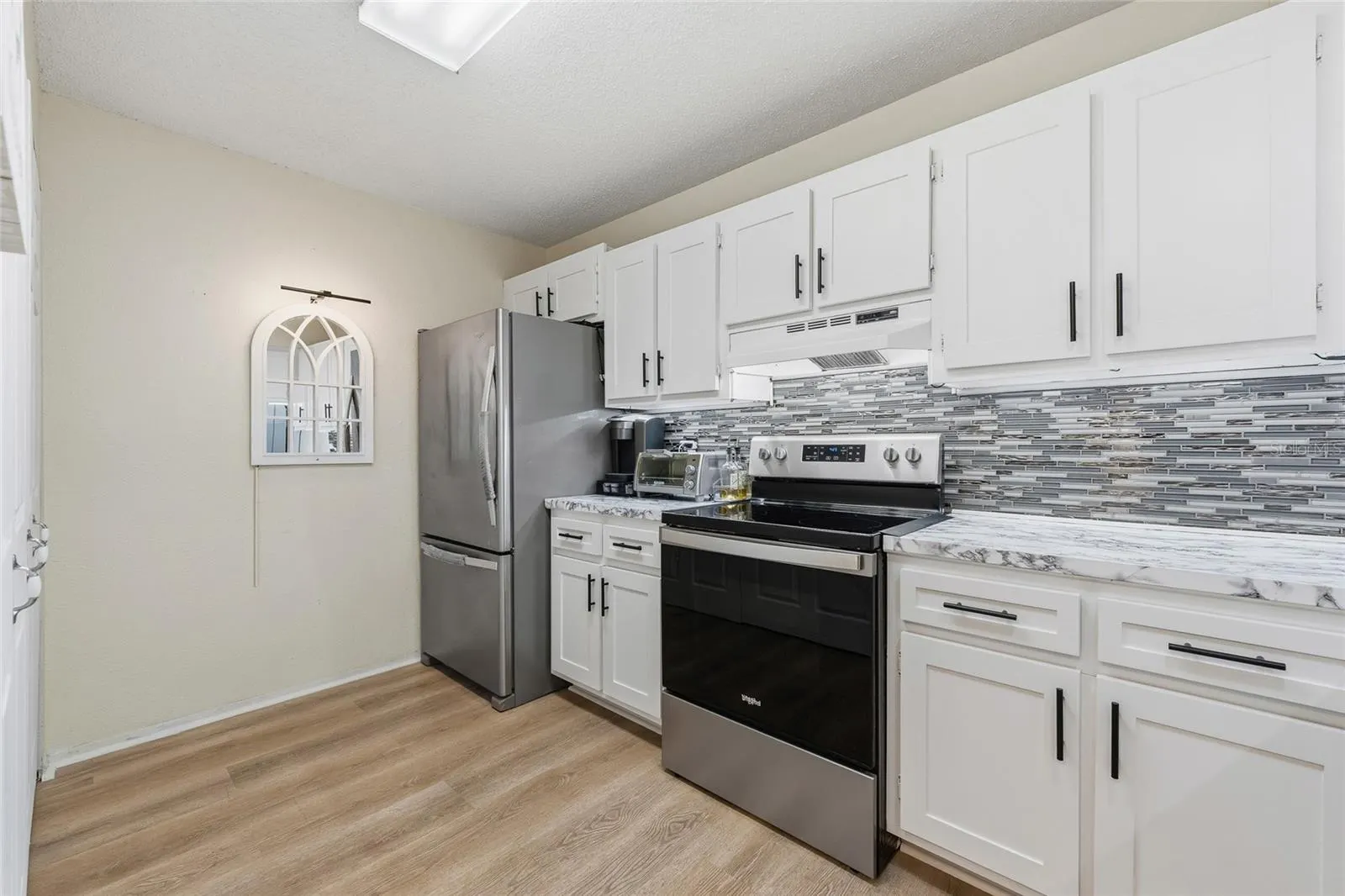 652 KENWICK CIR #105 #105