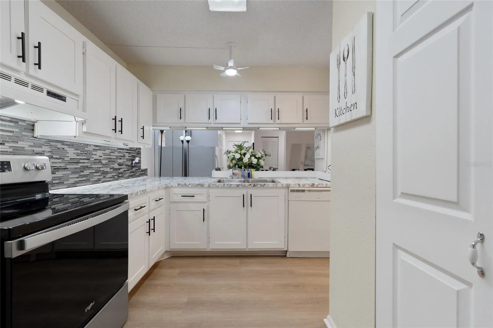 652 KENWICK CIR #105 #105