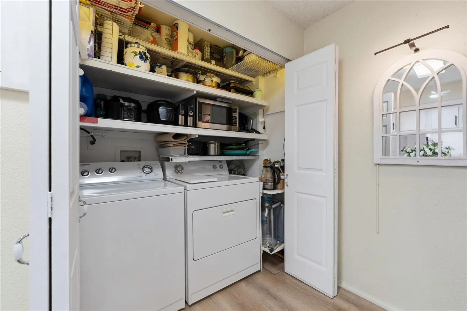 652 KENWICK CIR #105 #105