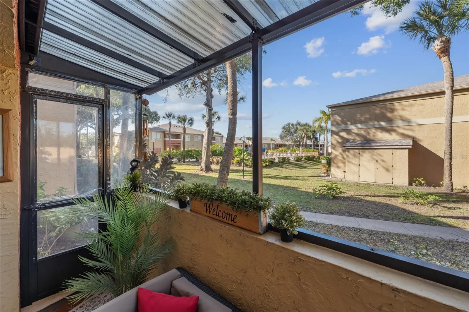 652 KENWICK CIR #105 #105