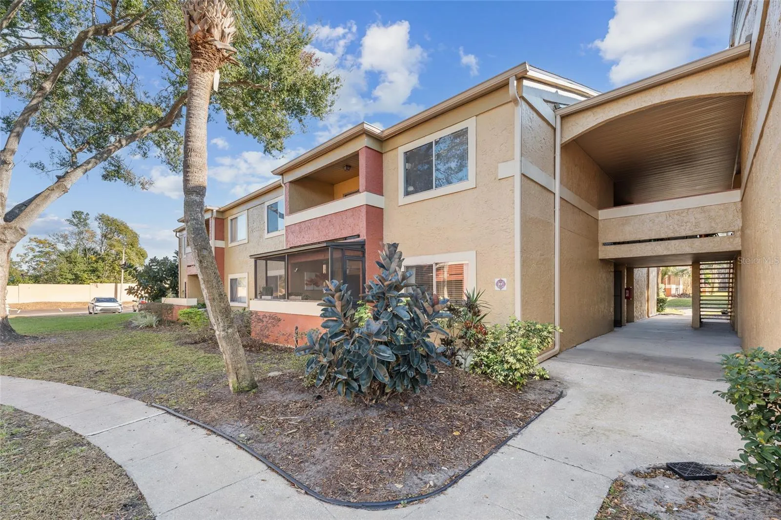 652 KENWICK CIR #105 #105