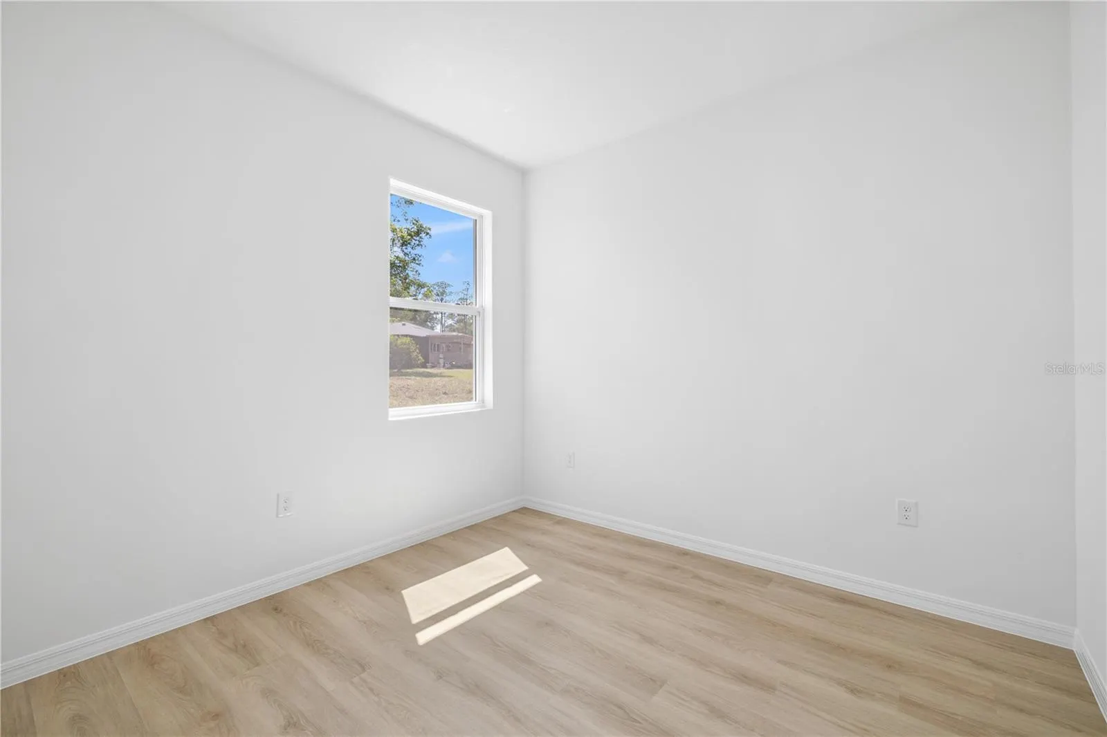 105 INCONNU CT