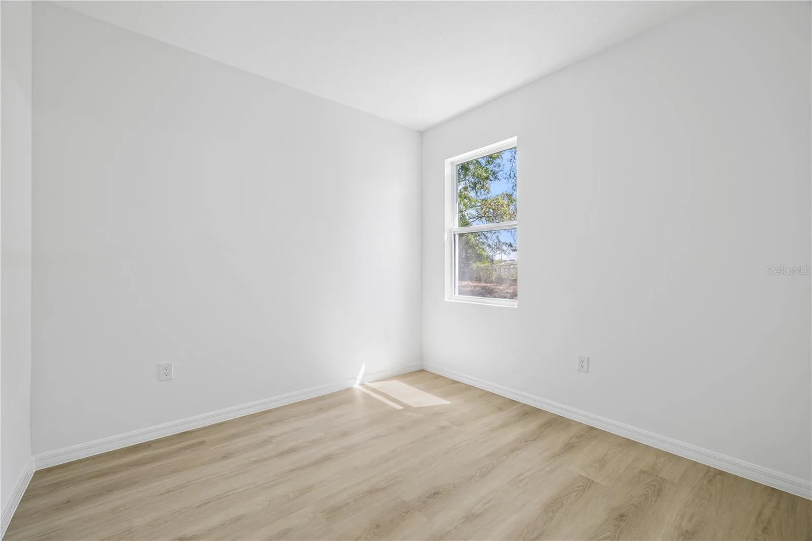 105 INCONNU CT