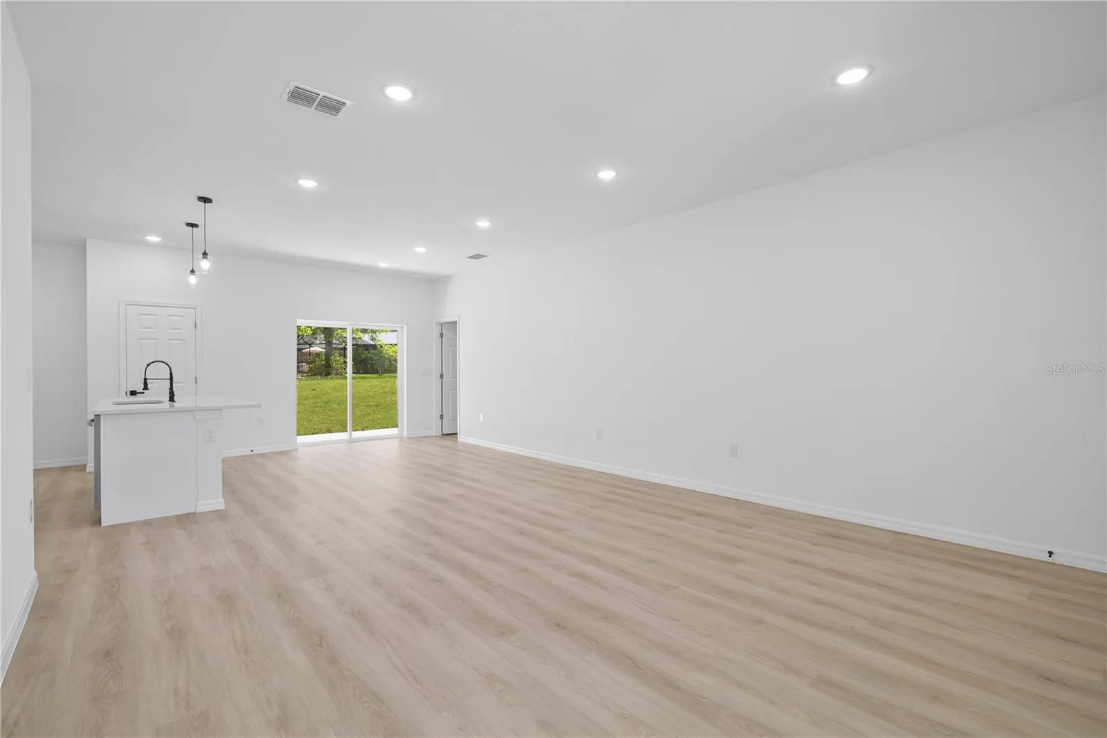 105 INCONNU CT