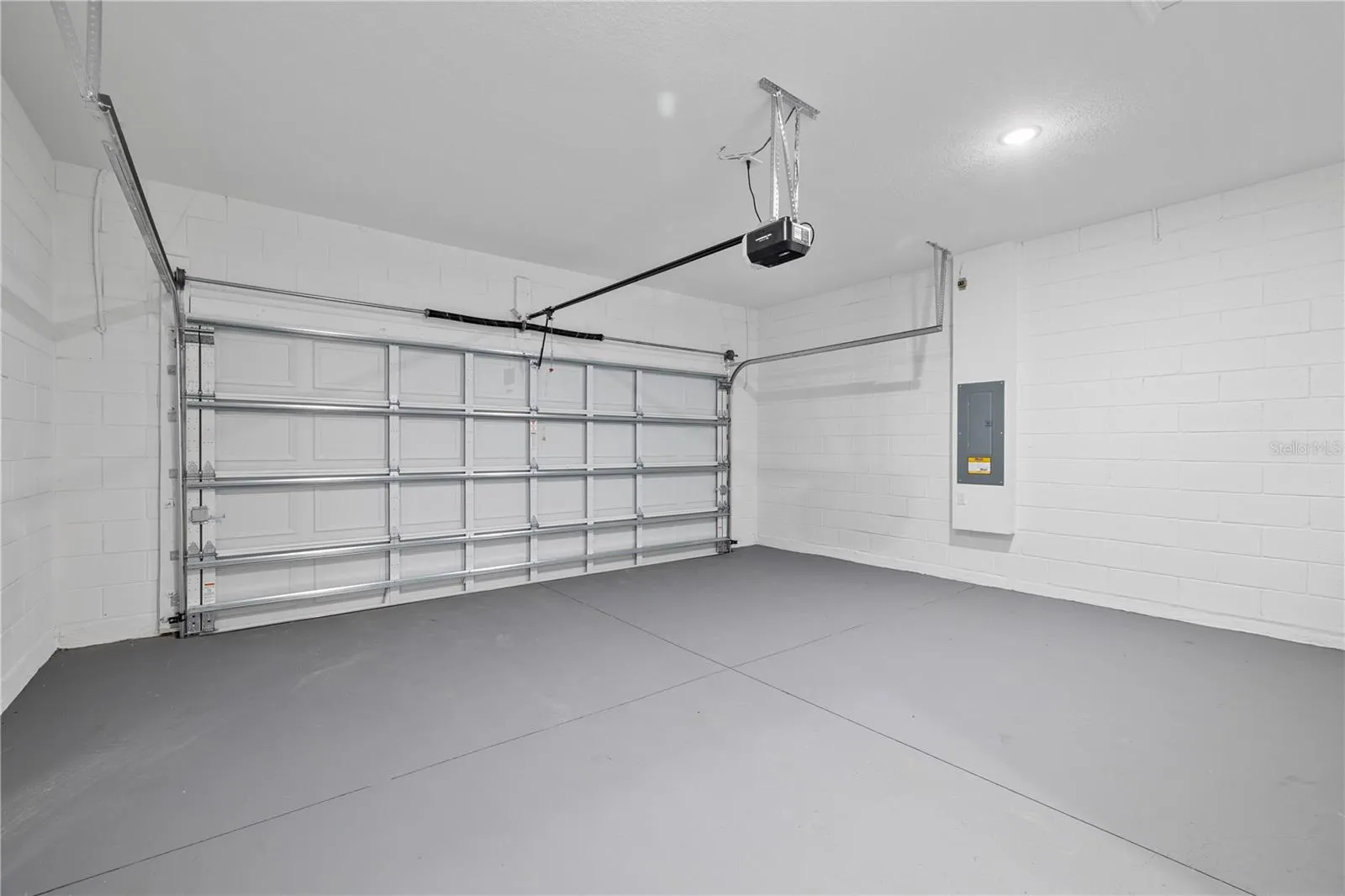 105 INCONNU CT