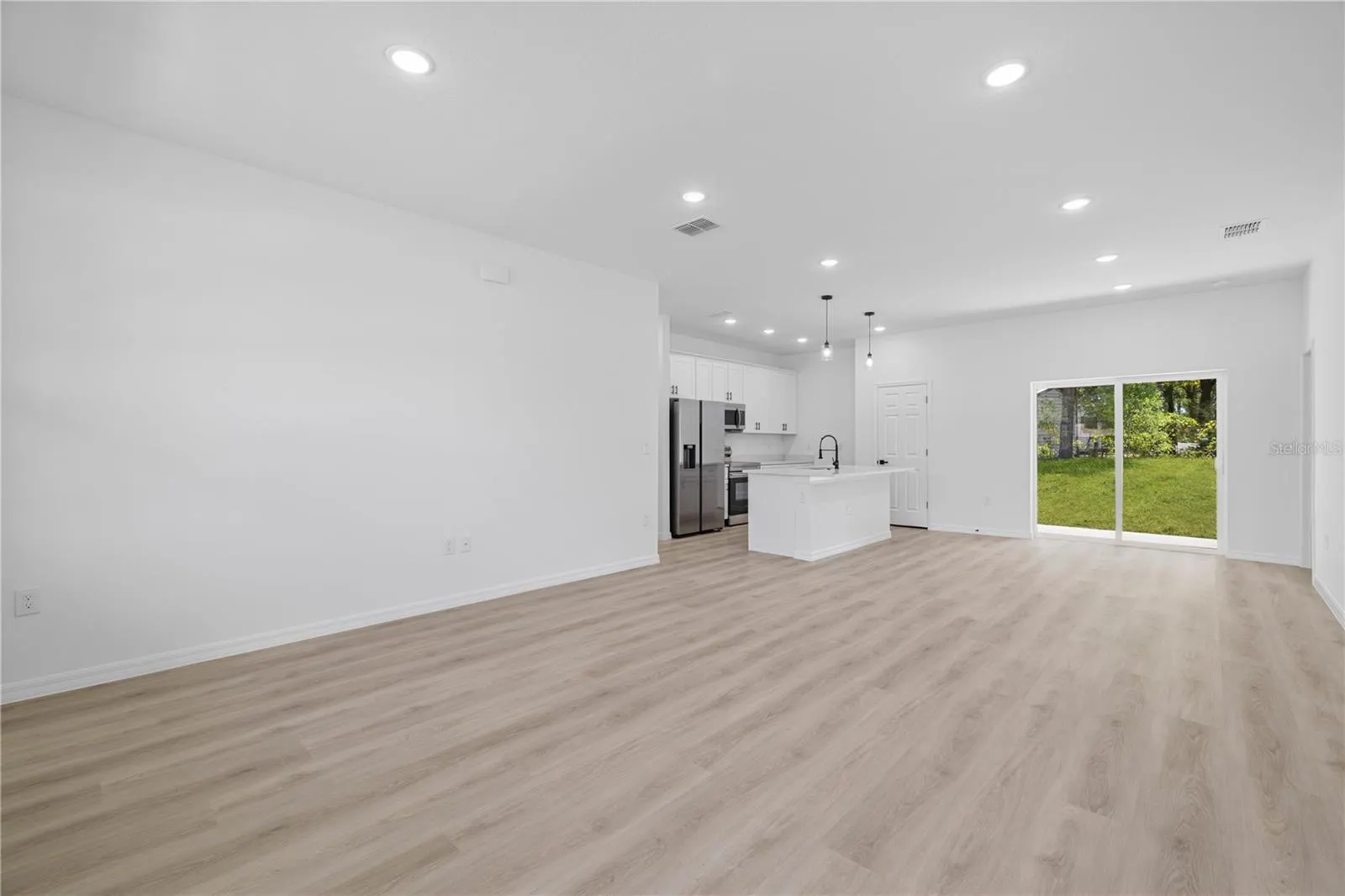 105 INCONNU CT