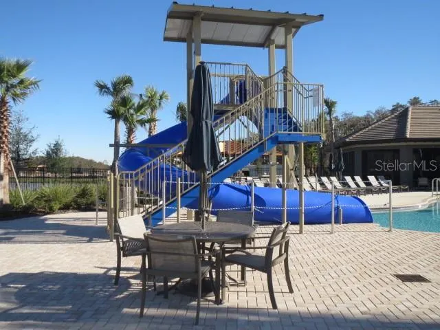 2428 CHATEAU LOOP
