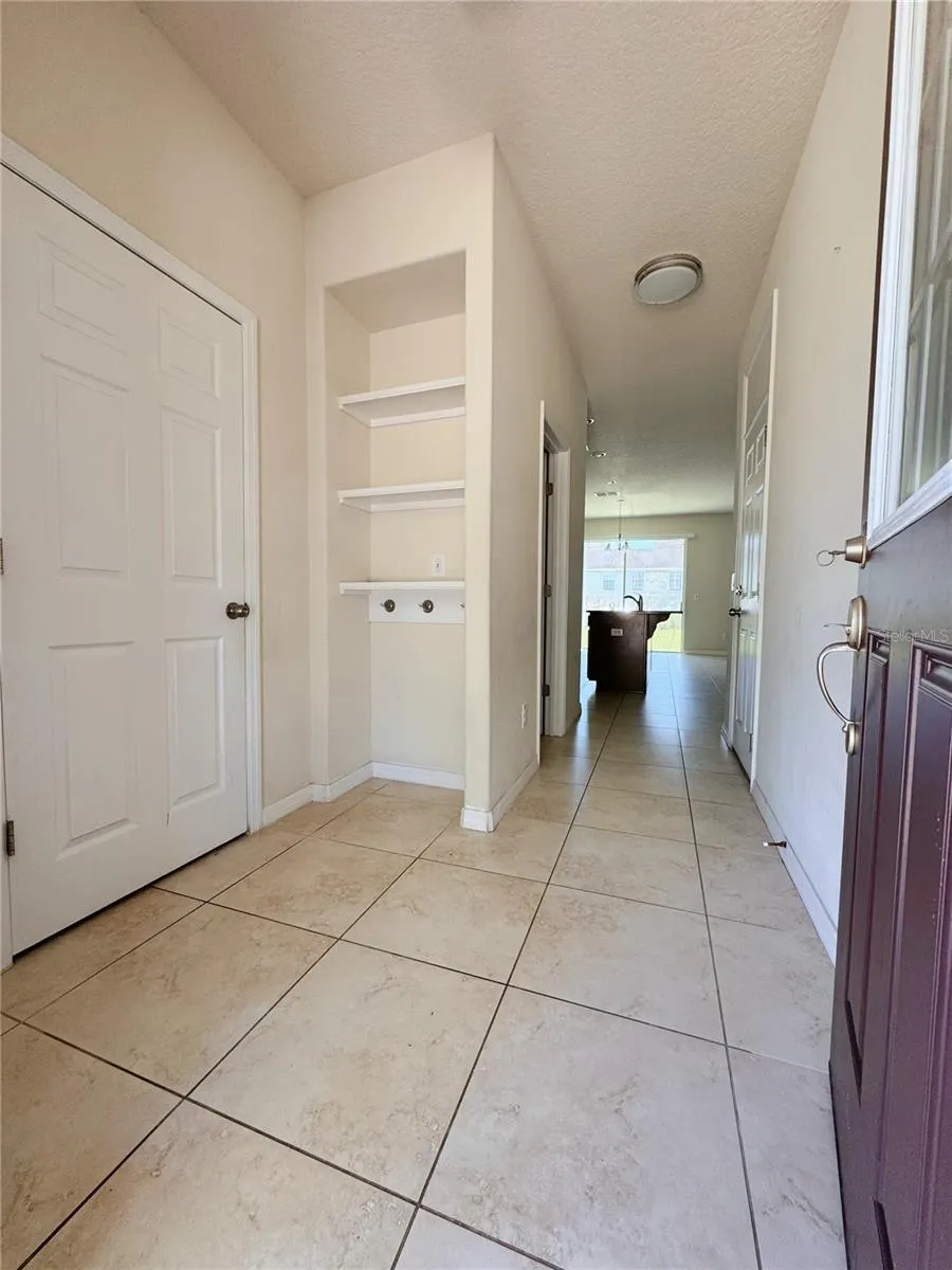 2428 CHATEAU LOOP