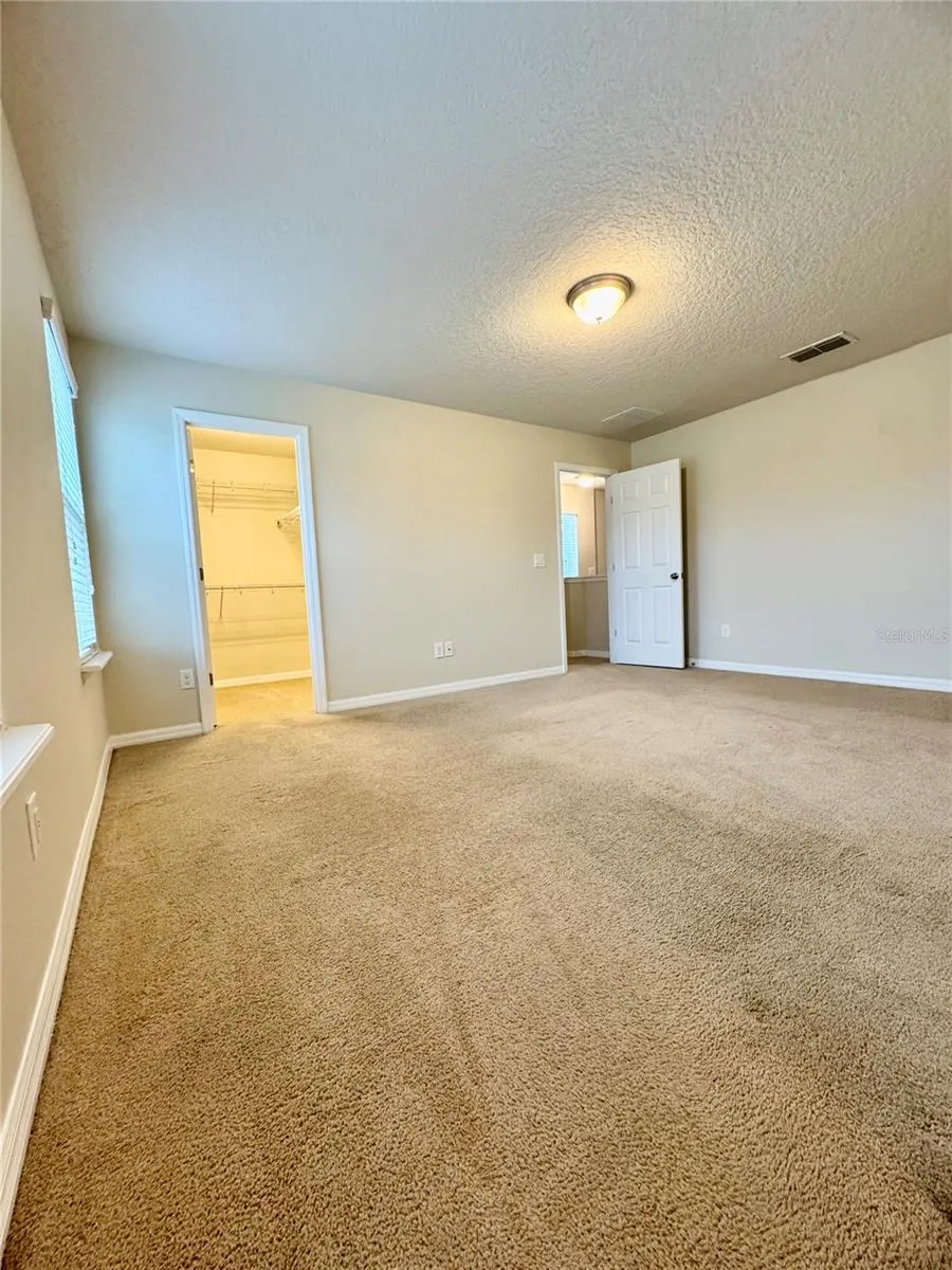 2428 CHATEAU LOOP