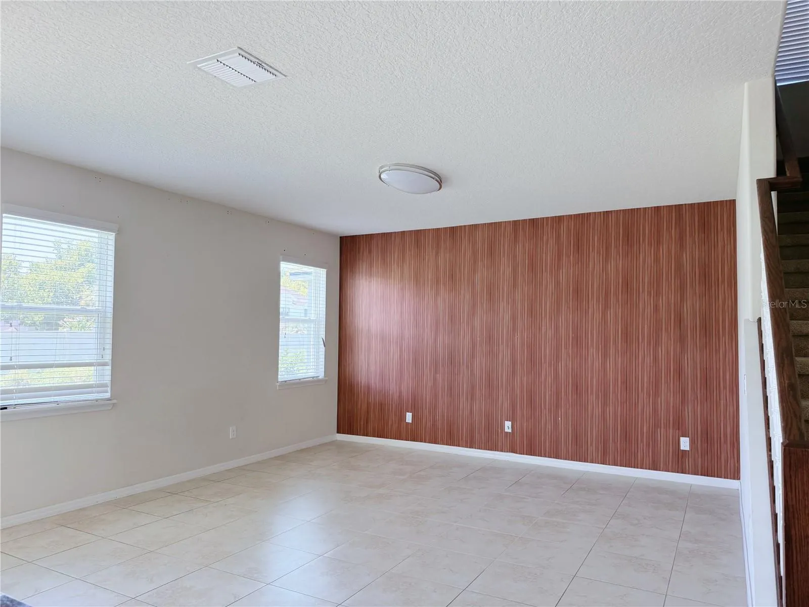 2428 CHATEAU LOOP