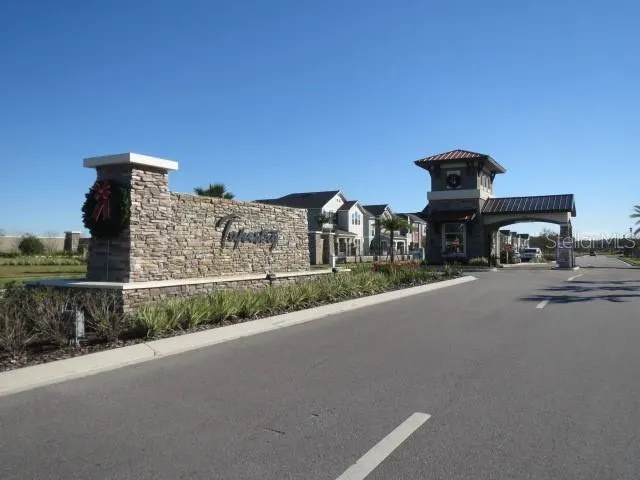 2428 CHATEAU LOOP