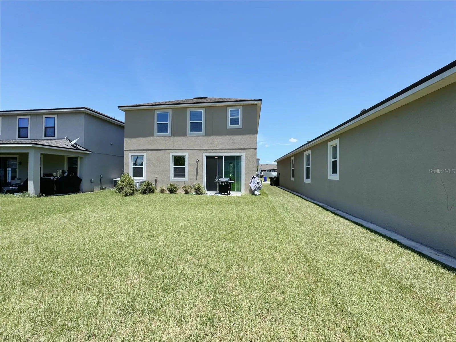 2428 CHATEAU LOOP