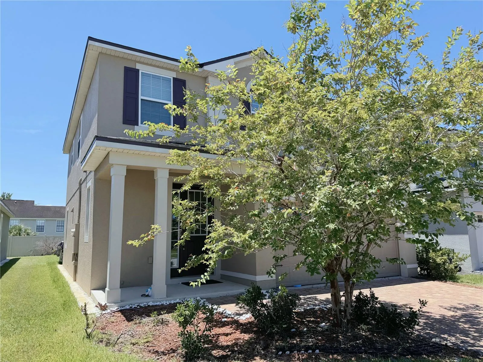 2428 CHATEAU LOOP
