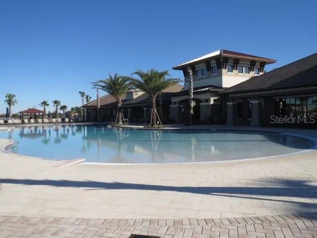 2428 CHATEAU LOOP