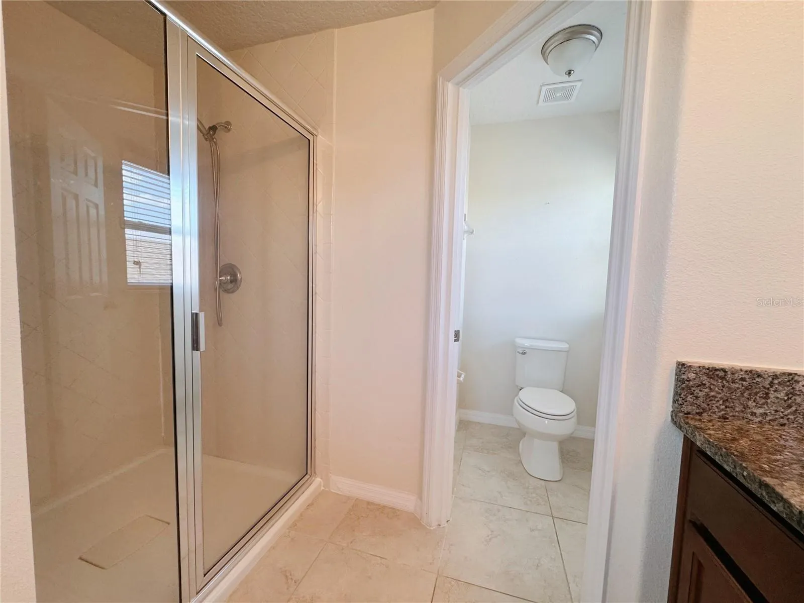 2428 CHATEAU LOOP