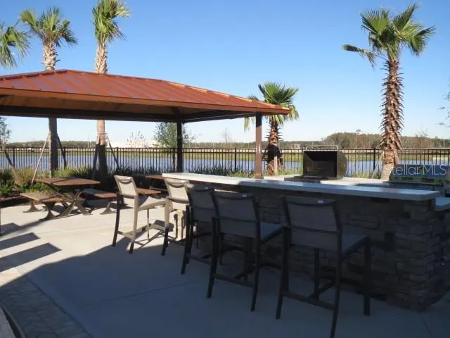 2428 CHATEAU LOOP
