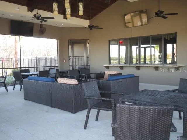 2428 CHATEAU LOOP