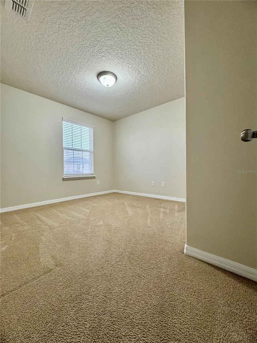 2428 CHATEAU LOOP