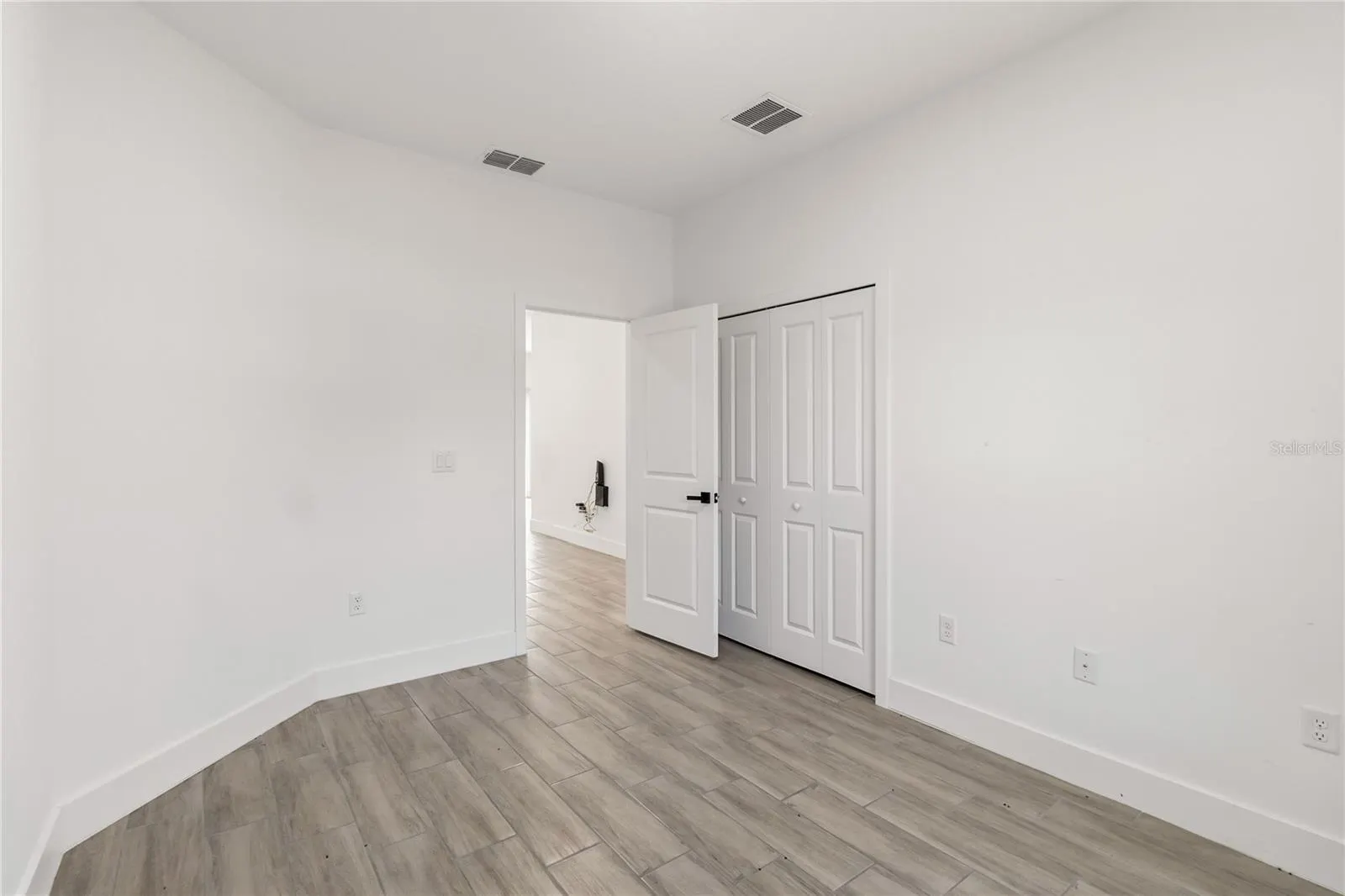 945 GILLINGHAM CT #2 #2