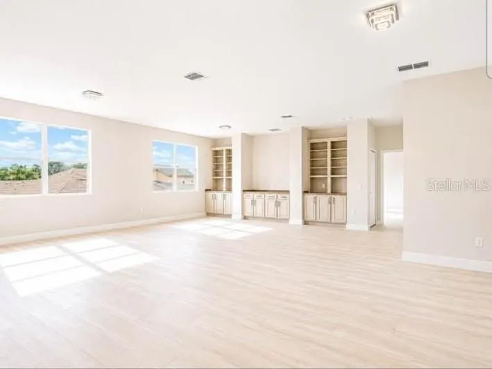 3747 EAGLE ISLE CIR