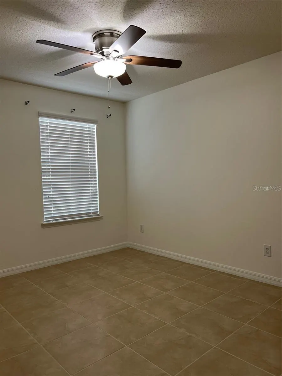 2902 WINDMILL DR