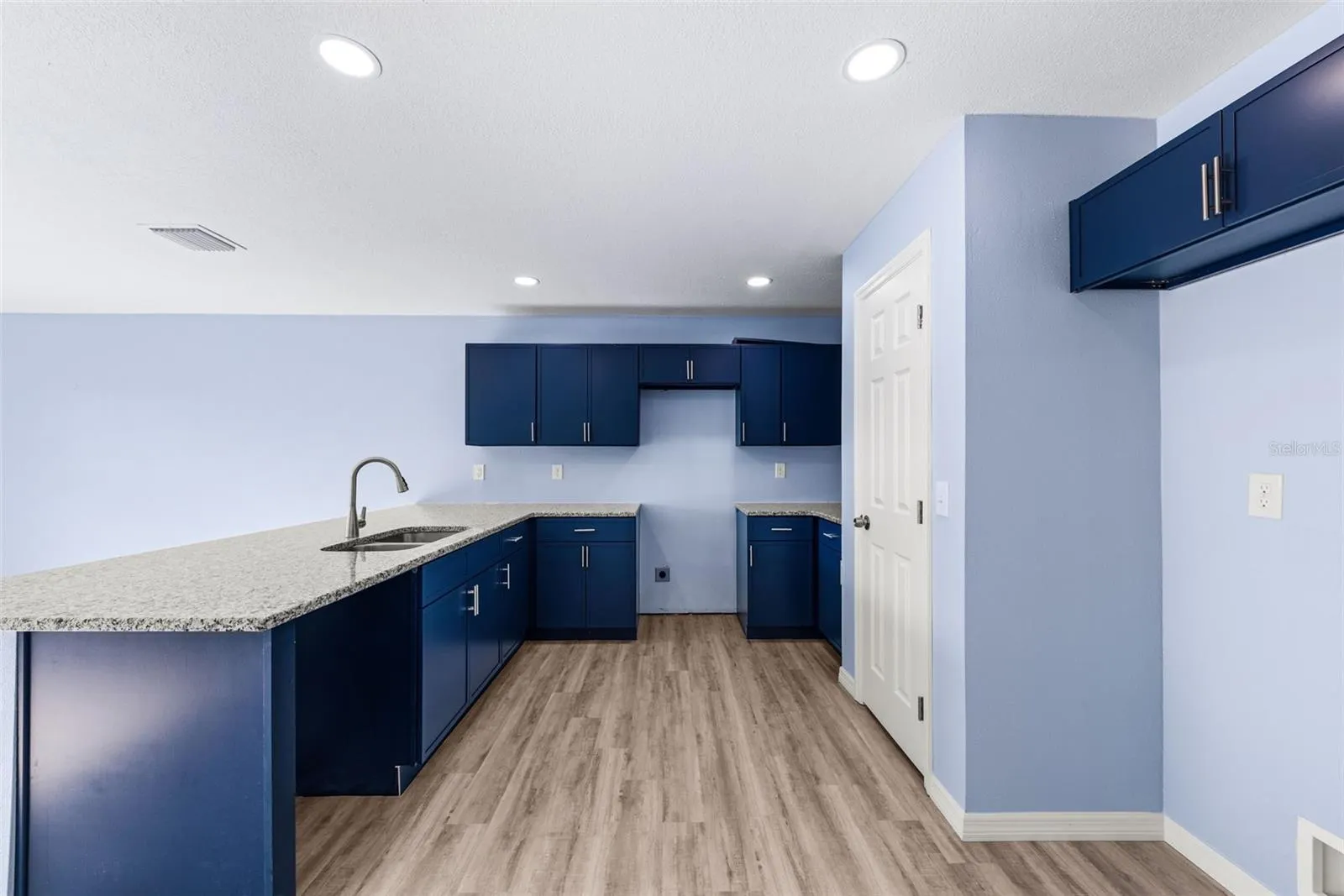 1825 HUDSON CT
