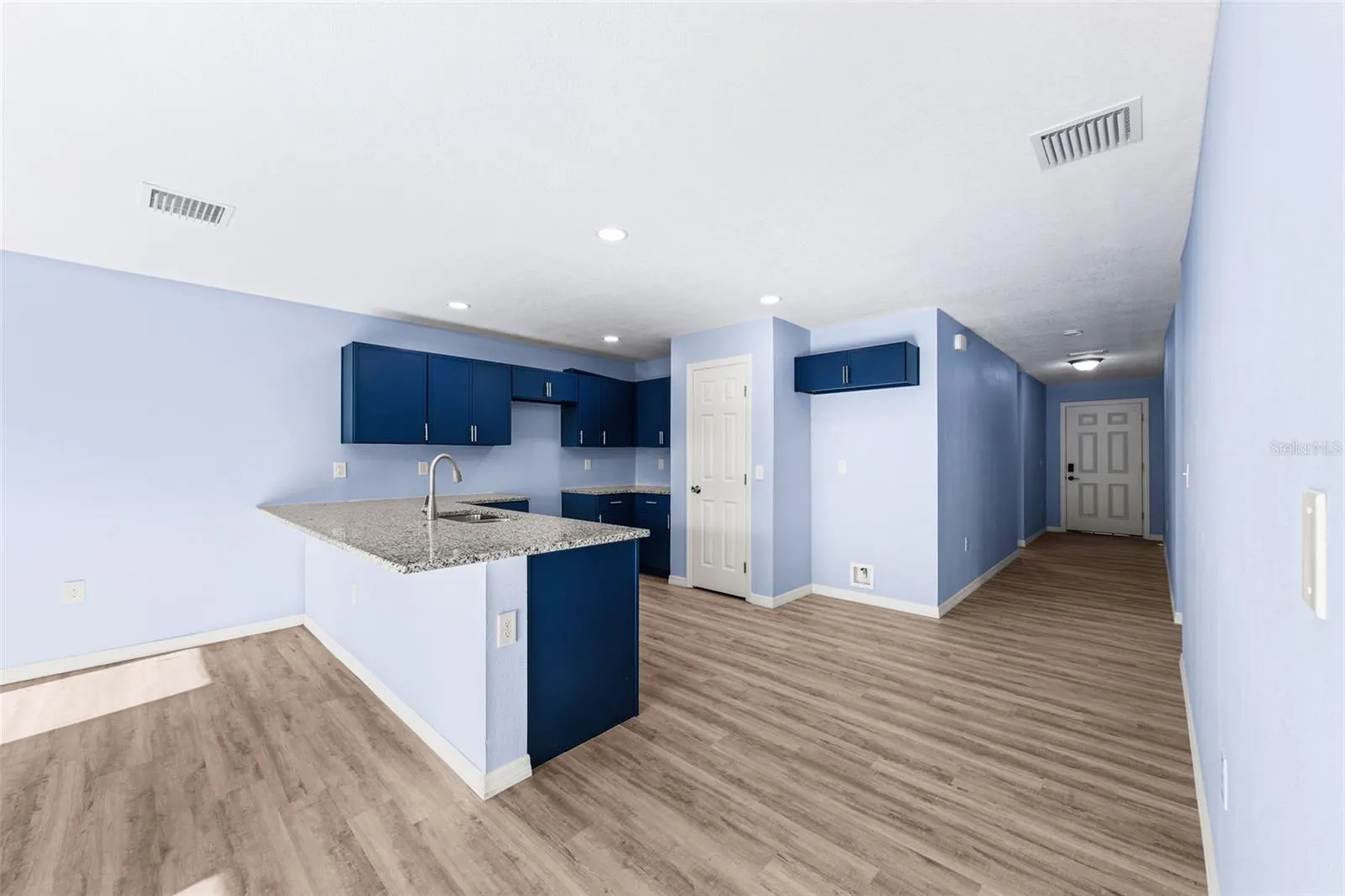 1825 HUDSON CT