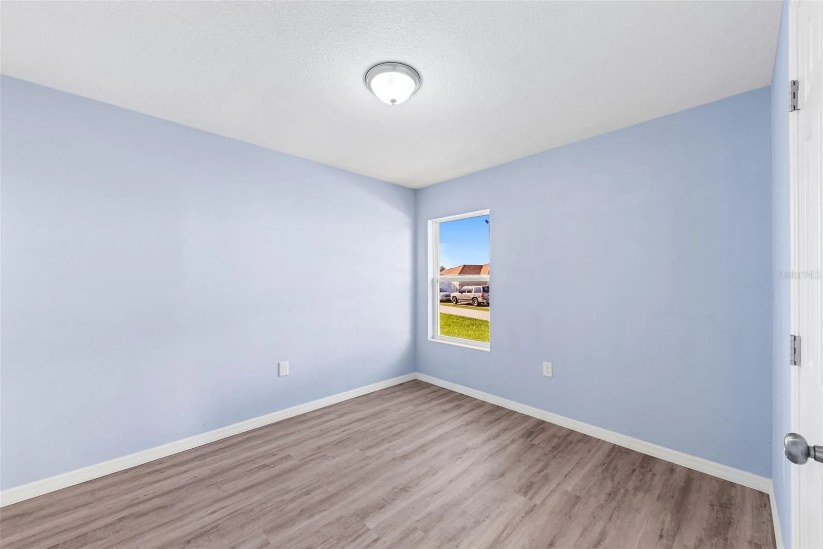 1825 HUDSON CT