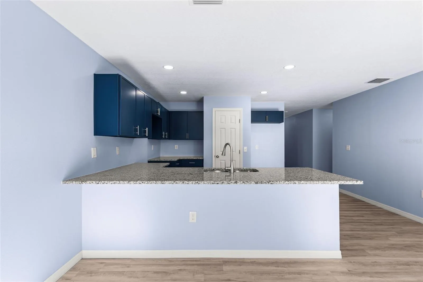 1825 HUDSON CT