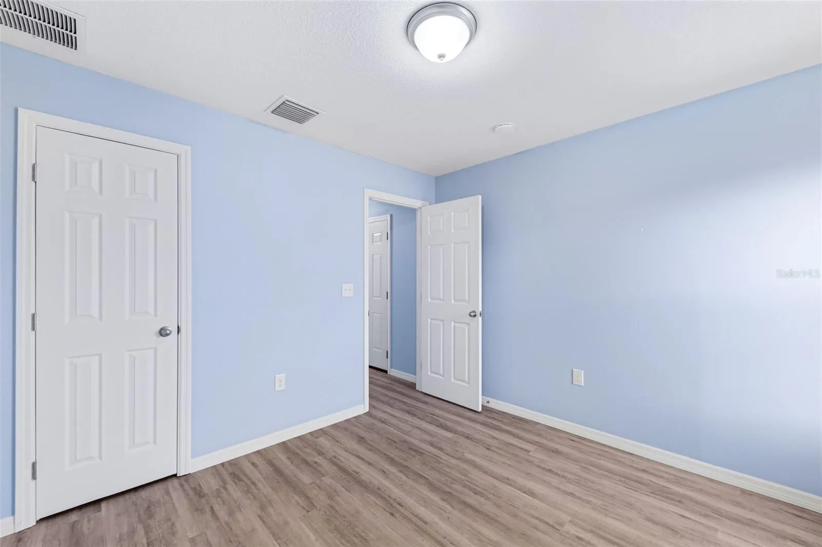 1825 HUDSON CT