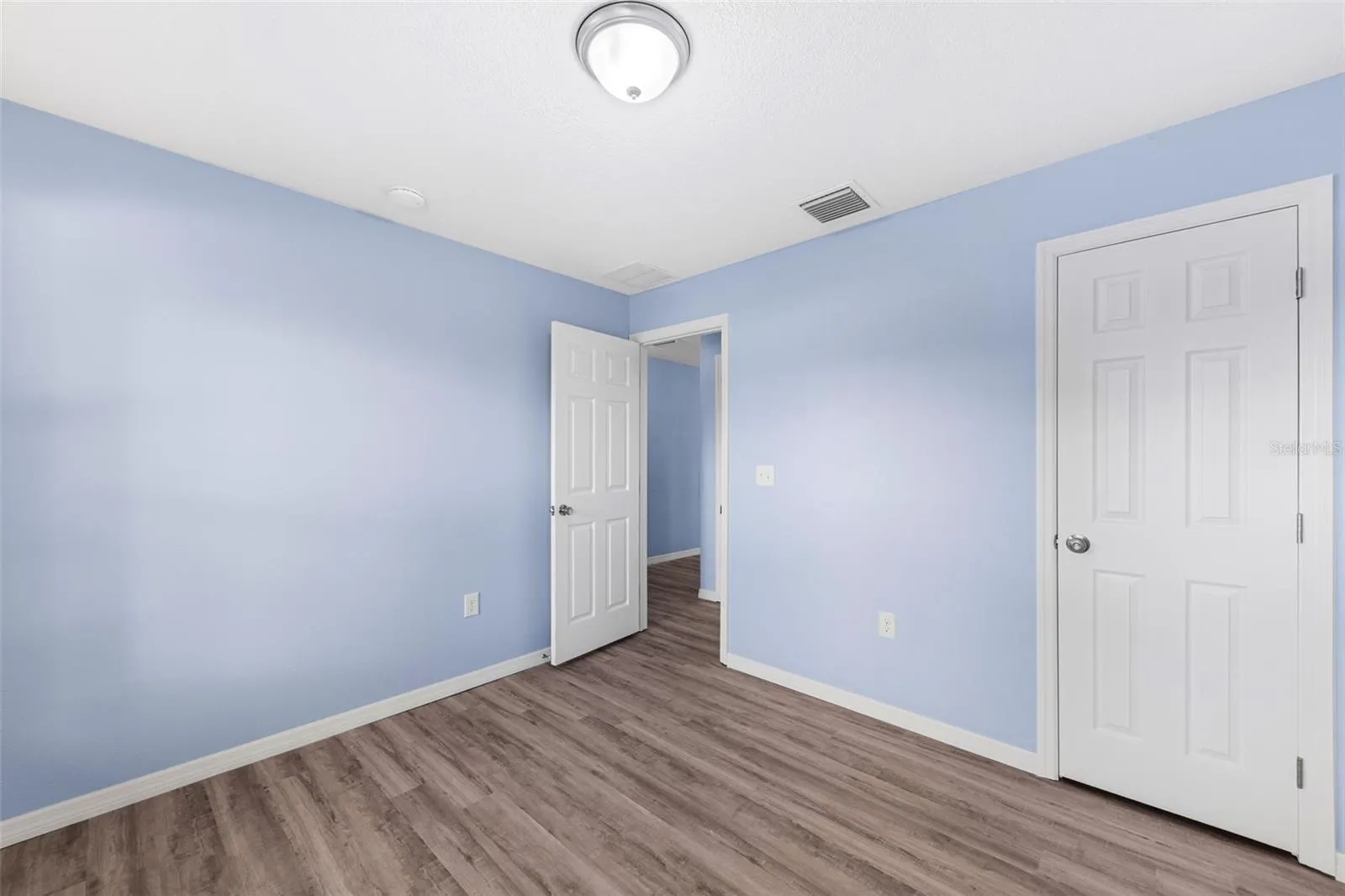 1825 HUDSON CT