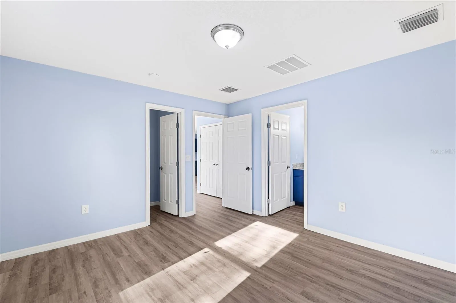 1825 HUDSON CT